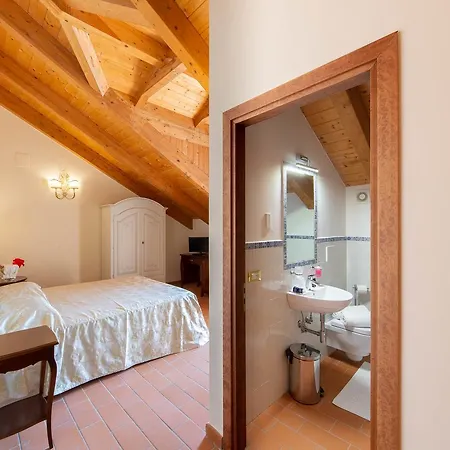 Isabella 2* מינורי