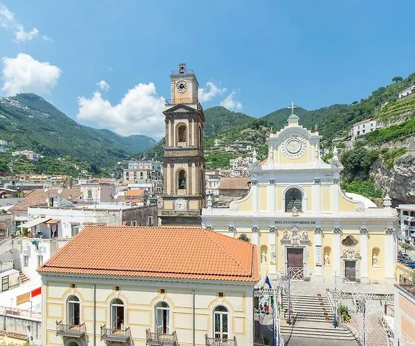 Isabella מינורי