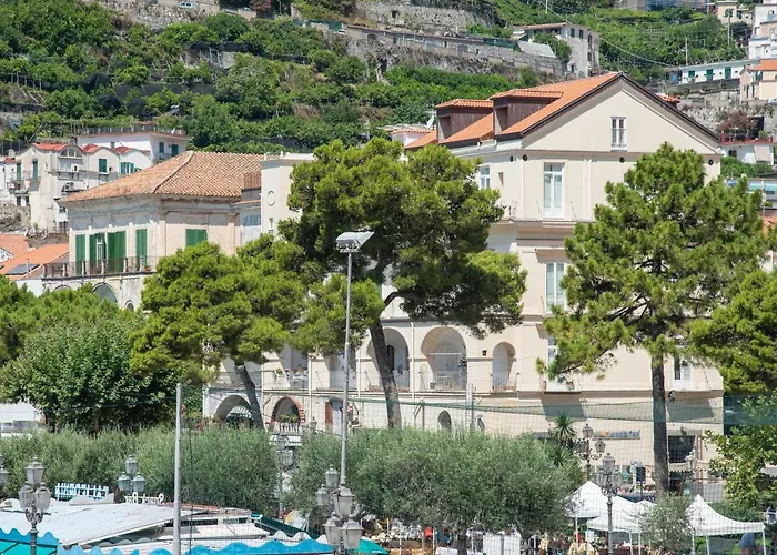 Isabella Pensión Minori